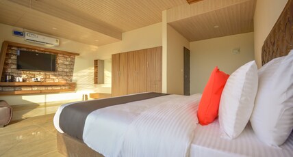 Nakshatra Resort Shimla (Kunihar) Room Type - King Room with Balcony AC