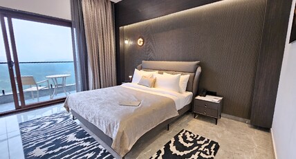 Clarissa Resort Mukteshwar Room Type - Executive Elite Room with Balcony and Jacuzzi