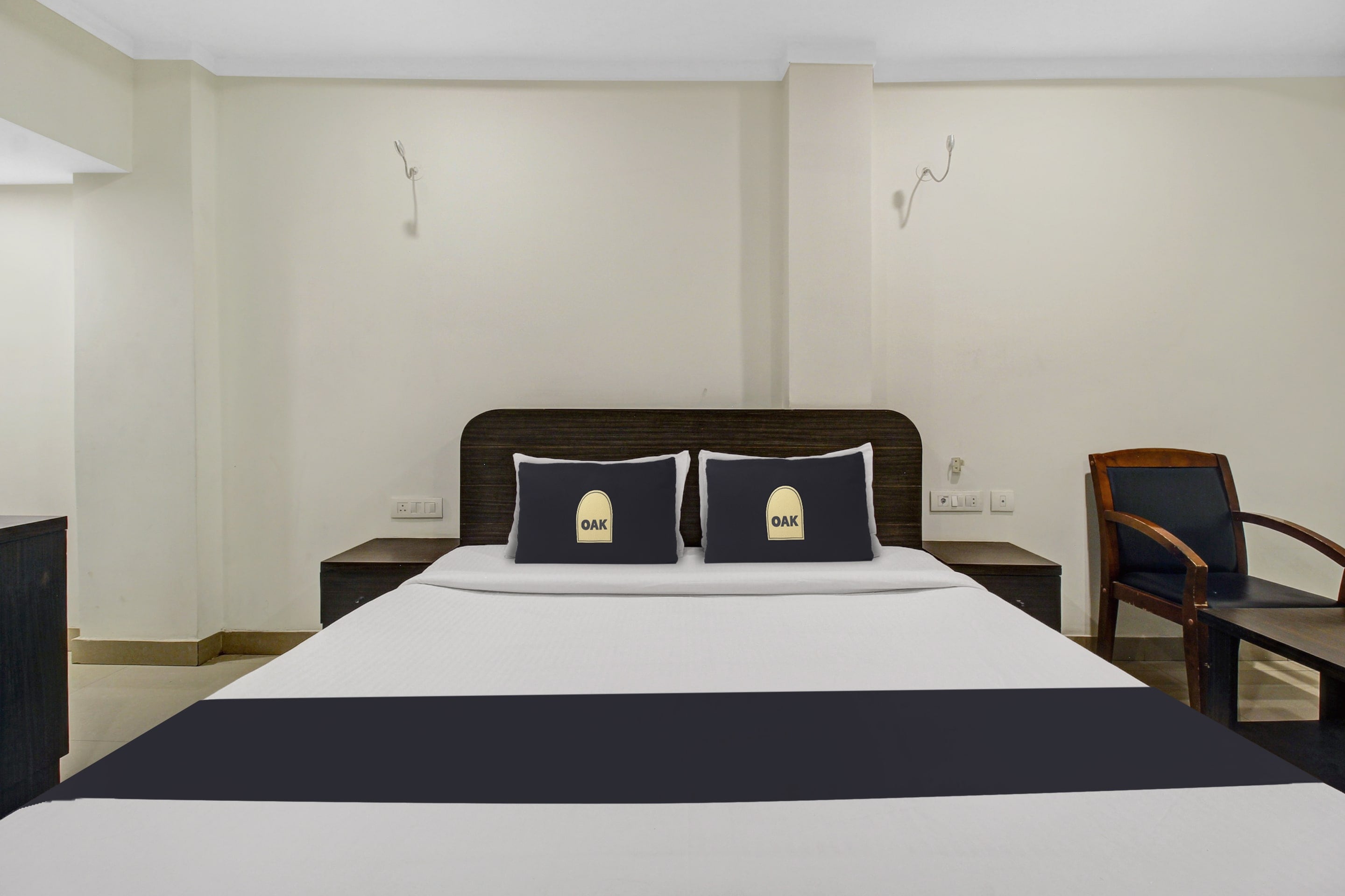 Super Townhouse Oak LB Nagar Ramoji - Tap to explore photos