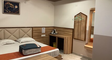 Hotel Highland Room Type - Deluxe Double Room with Breakfast (1 King-Sized Bed)