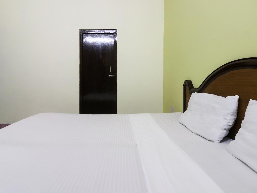 Hotel Jagriti - Tap to explore photos