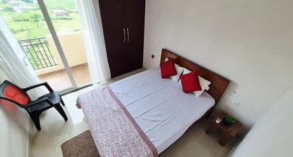Sky Oasis | 10min From Airport Room Type - Deluxe Room With Private Balcony