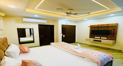 Hotel Samrat Residency Nizamuddin By TRIINDIA Hospitality Room Type - King Bed