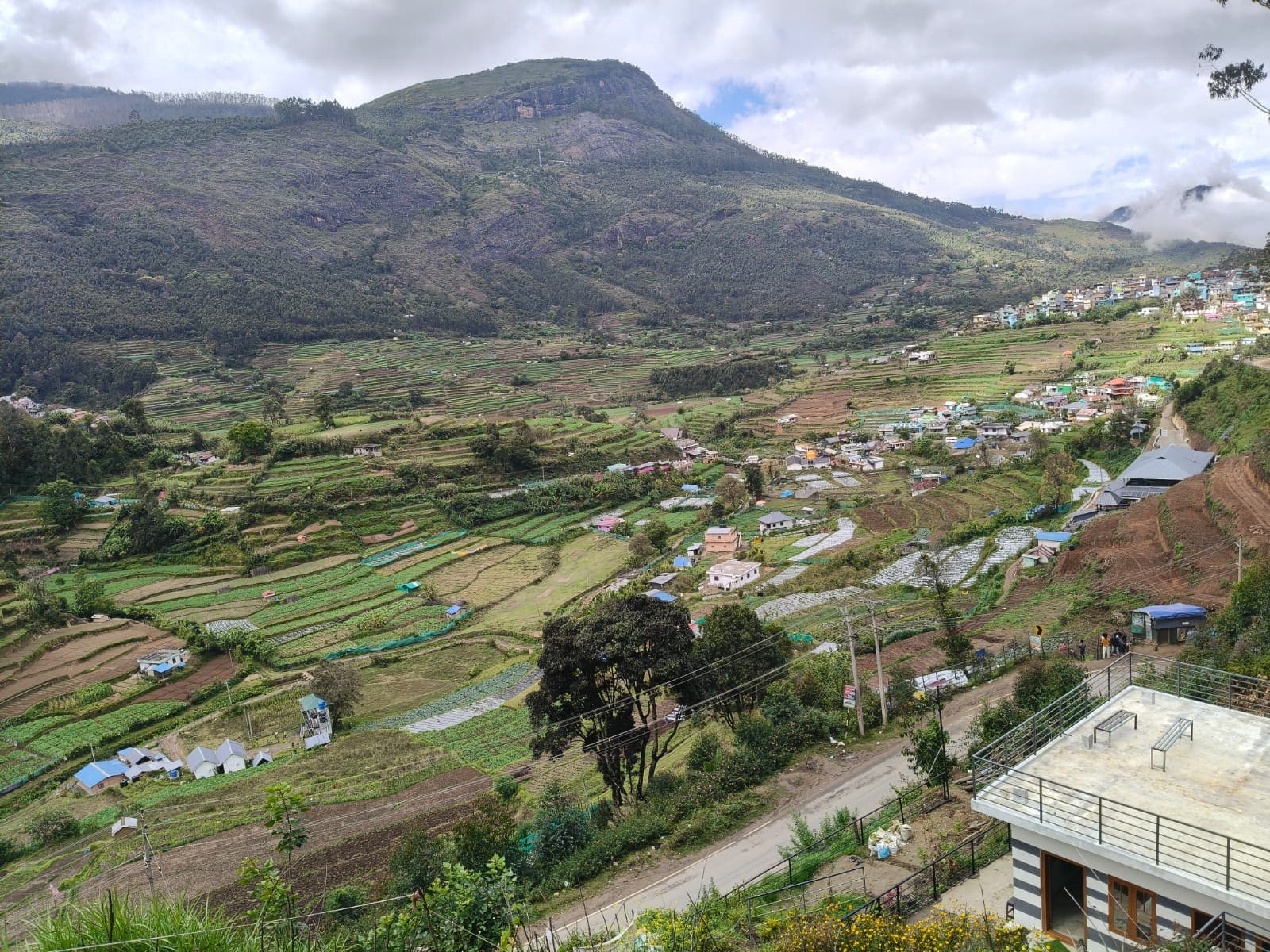 Cliff View Resort - Tap to explore photos