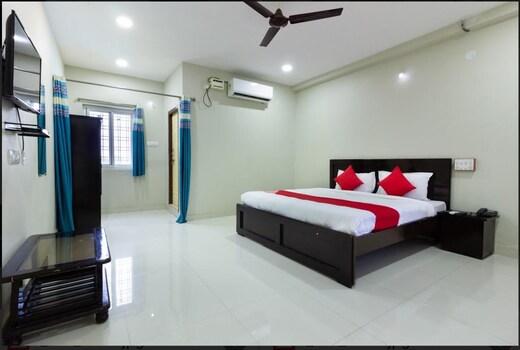 Sai Varalaxmi Lodge