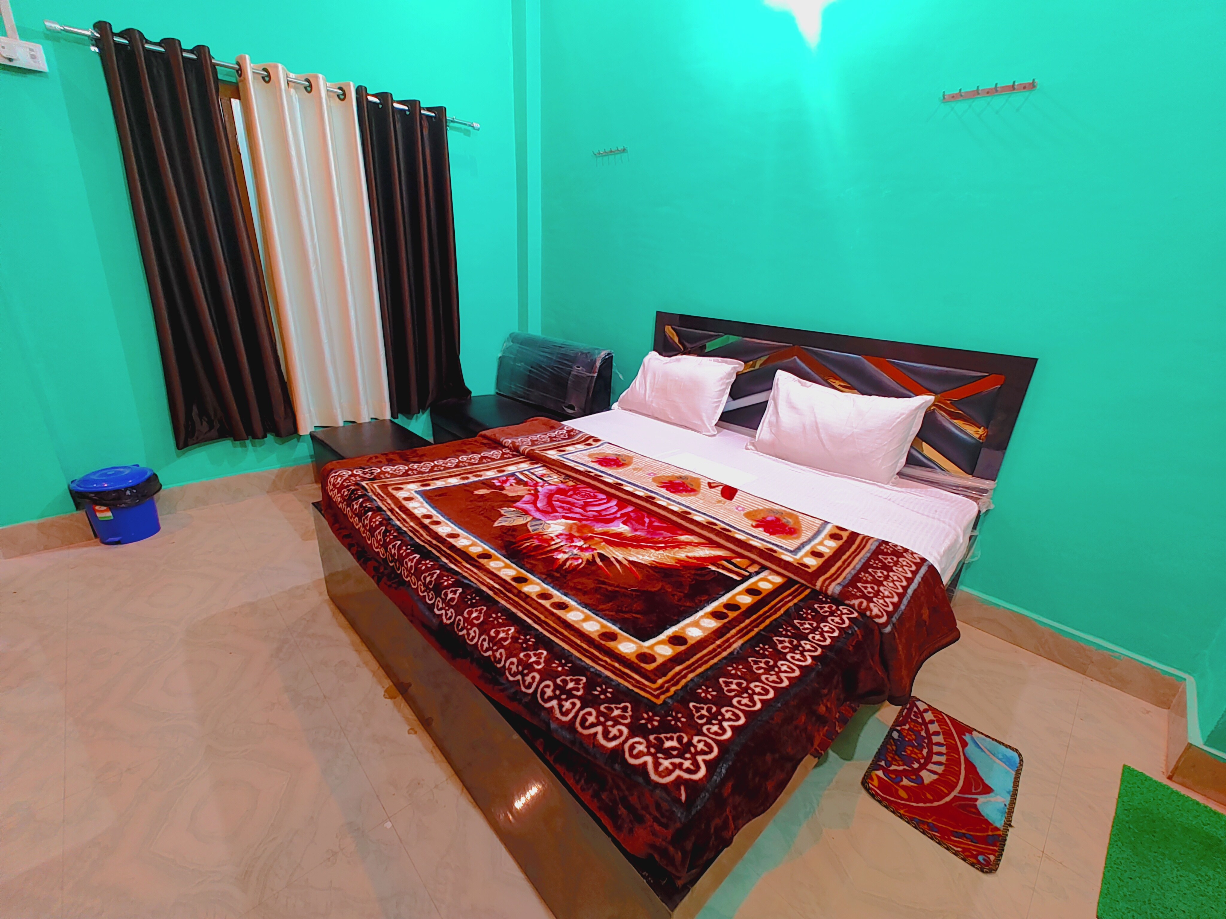 Janki Vallabh Guest house - Tap to explore photos