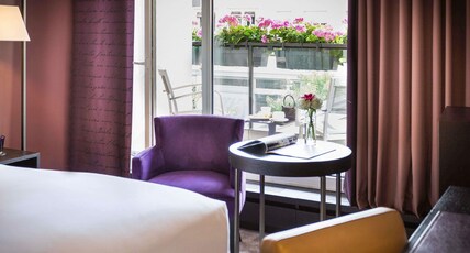 SOFITEL STRASBOURG GRANDE ILE Room Type - SUPERIOR ROOM, 1 queen-size bed, balcony and garden view