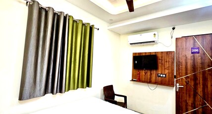 Hotel Sangree Room Type - Deluxe Ac Room 