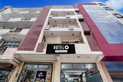 Super Hotel O Dwarka Mor Metro Station