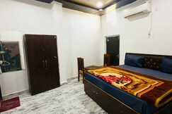Address of Hotel Royal Inn