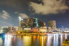 Beach Rotana - All Suites