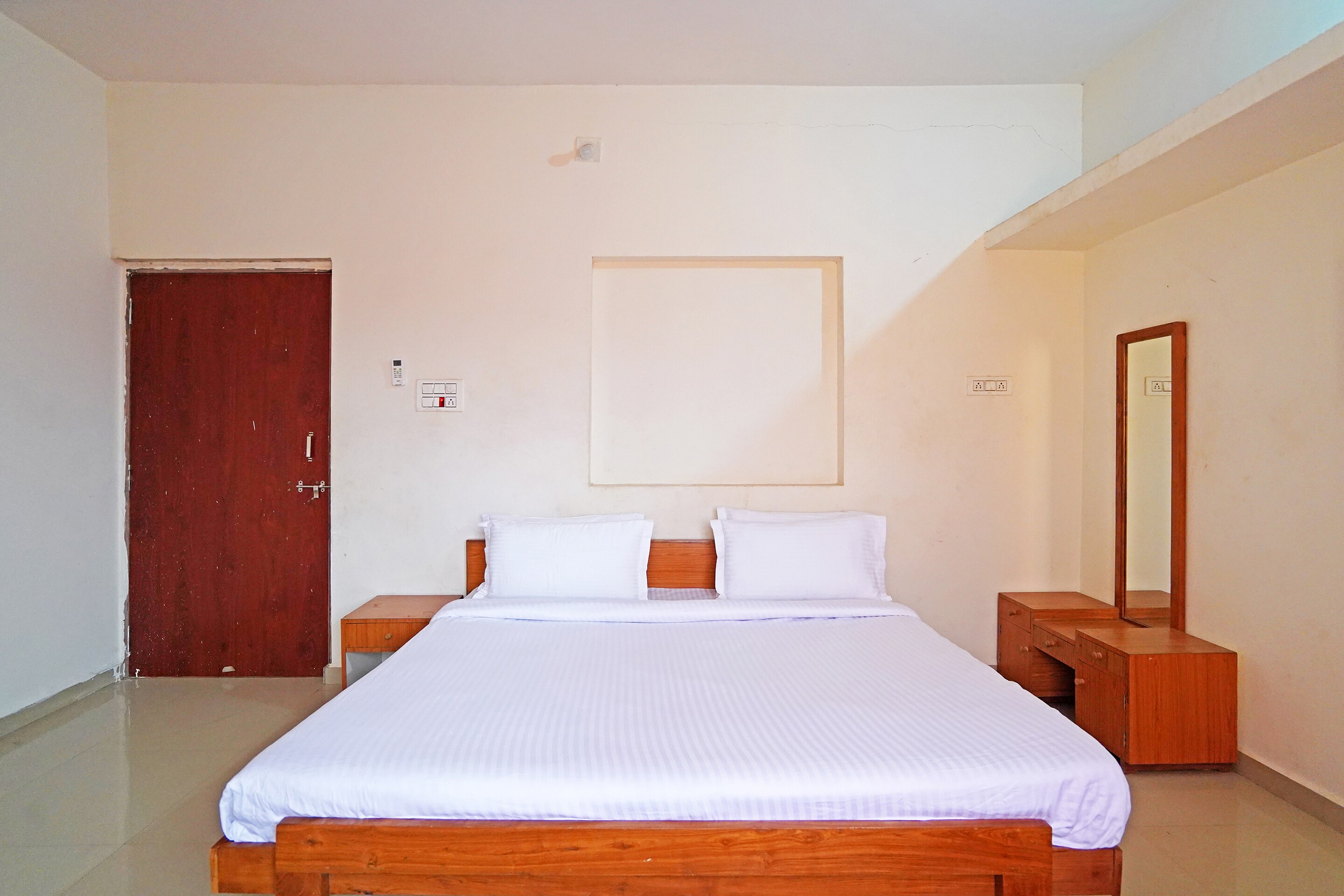 Hotel O Home Mahavir Home Stay - Tap to explore photos