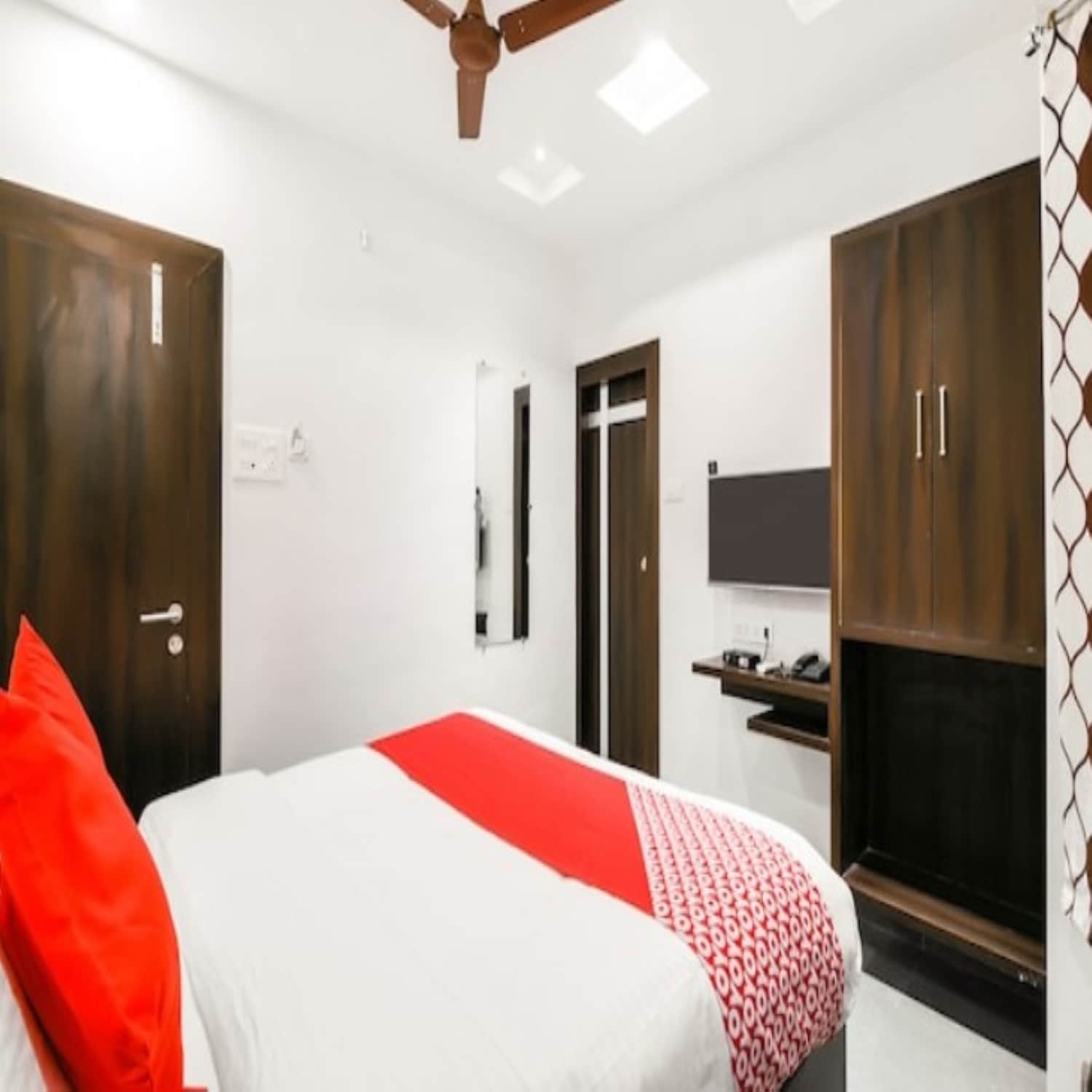 Hotel Ashoka Executive - Tap to explore photos