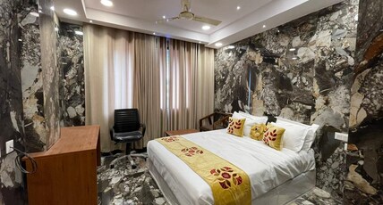 Hotel Sri Pranams Royal Grand Room Type - Standard Deluxe Room