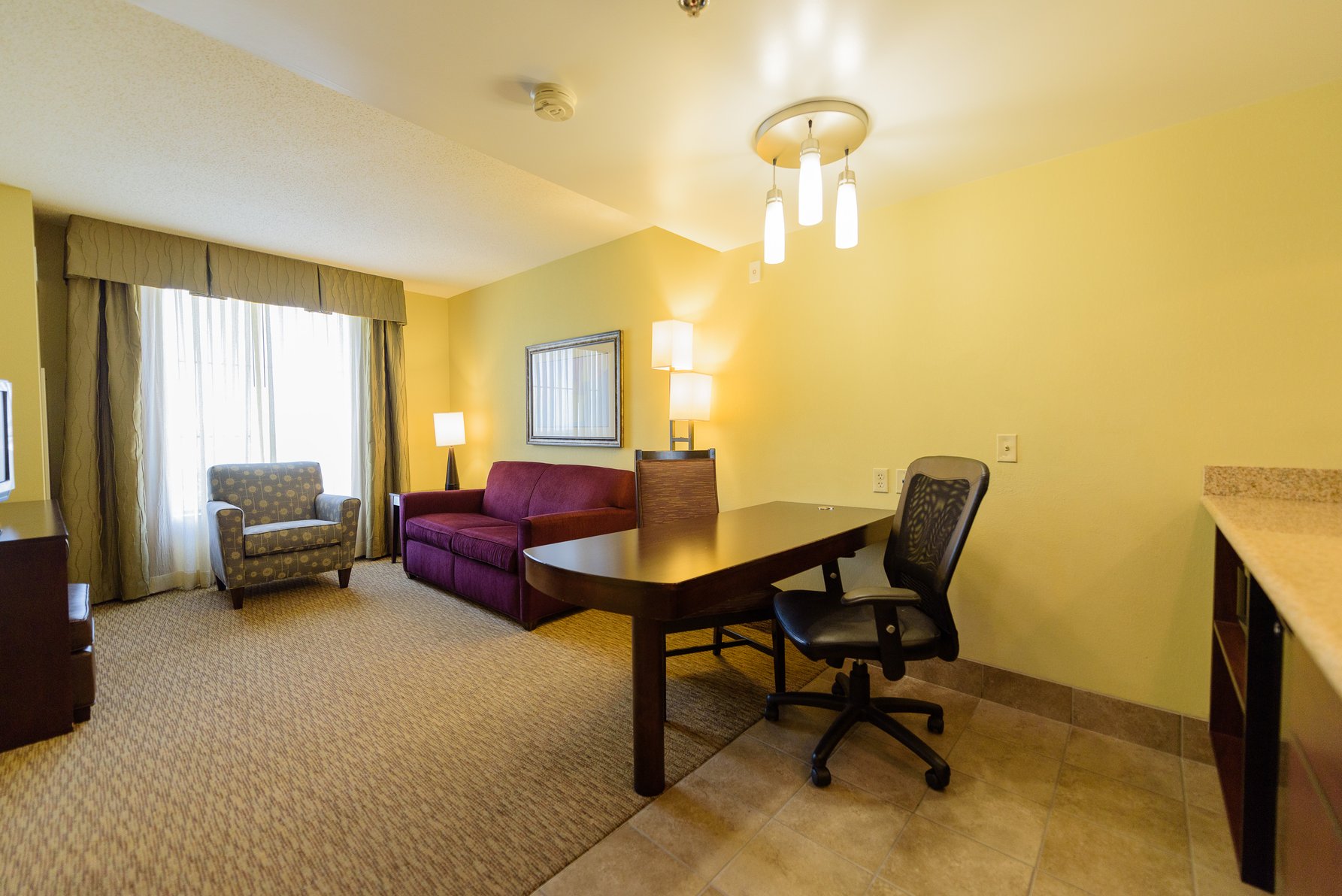 Embassy Suites Minneapolis - North - Tap to explore photos