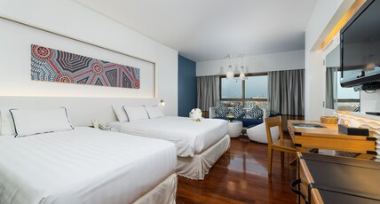 Jomtien Palm Beach Room Type - Deluxe Main Wing with bathtub