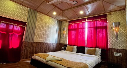 K S Palace Srinagar Room Type - Double Standard Room