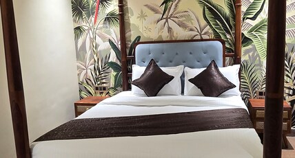 Into The Woods Restaurant & Luxurious Homestay Room Type - Sheesham