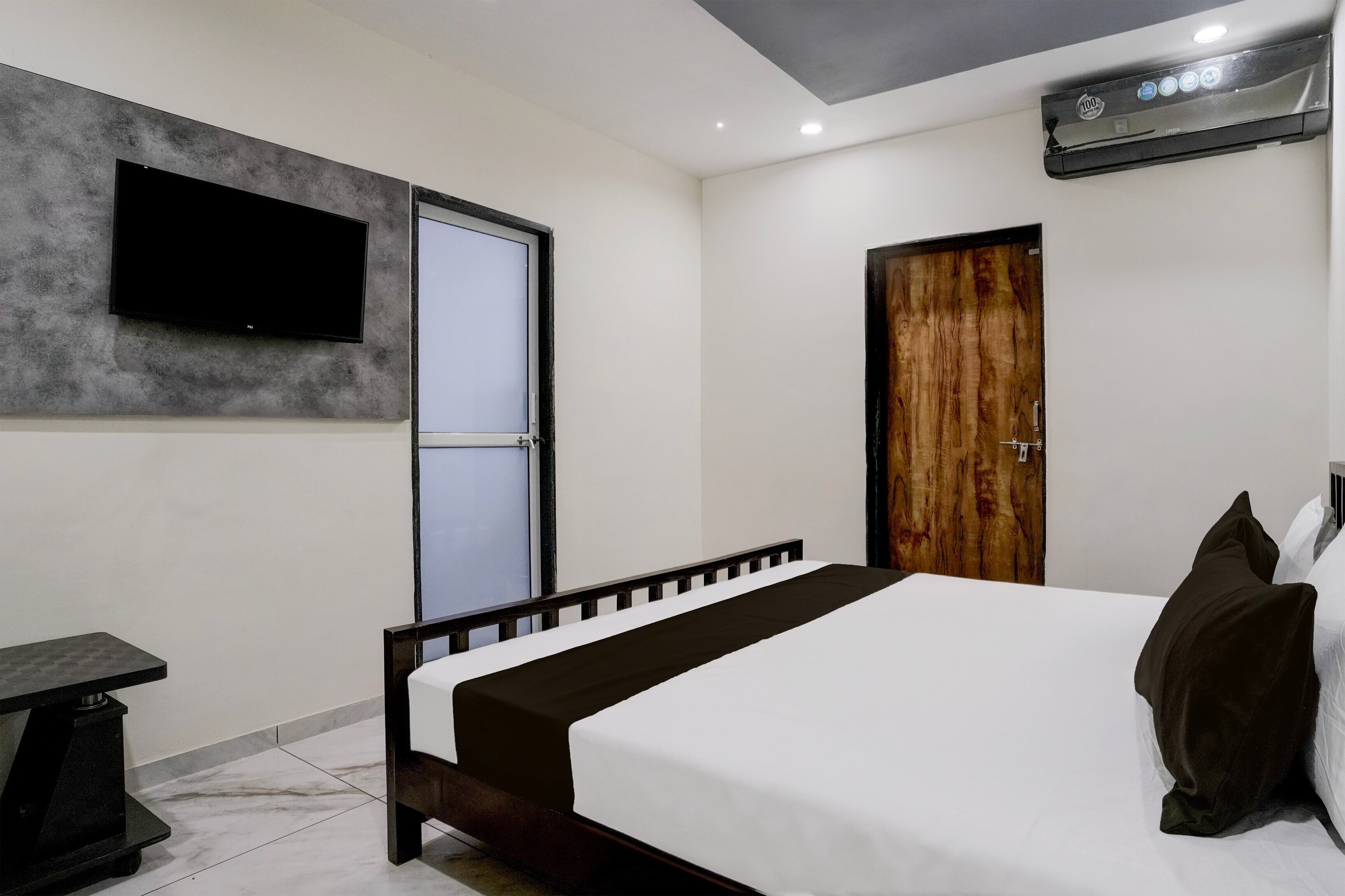 Hotel Ambika, Vadodara - Tap to explore photos