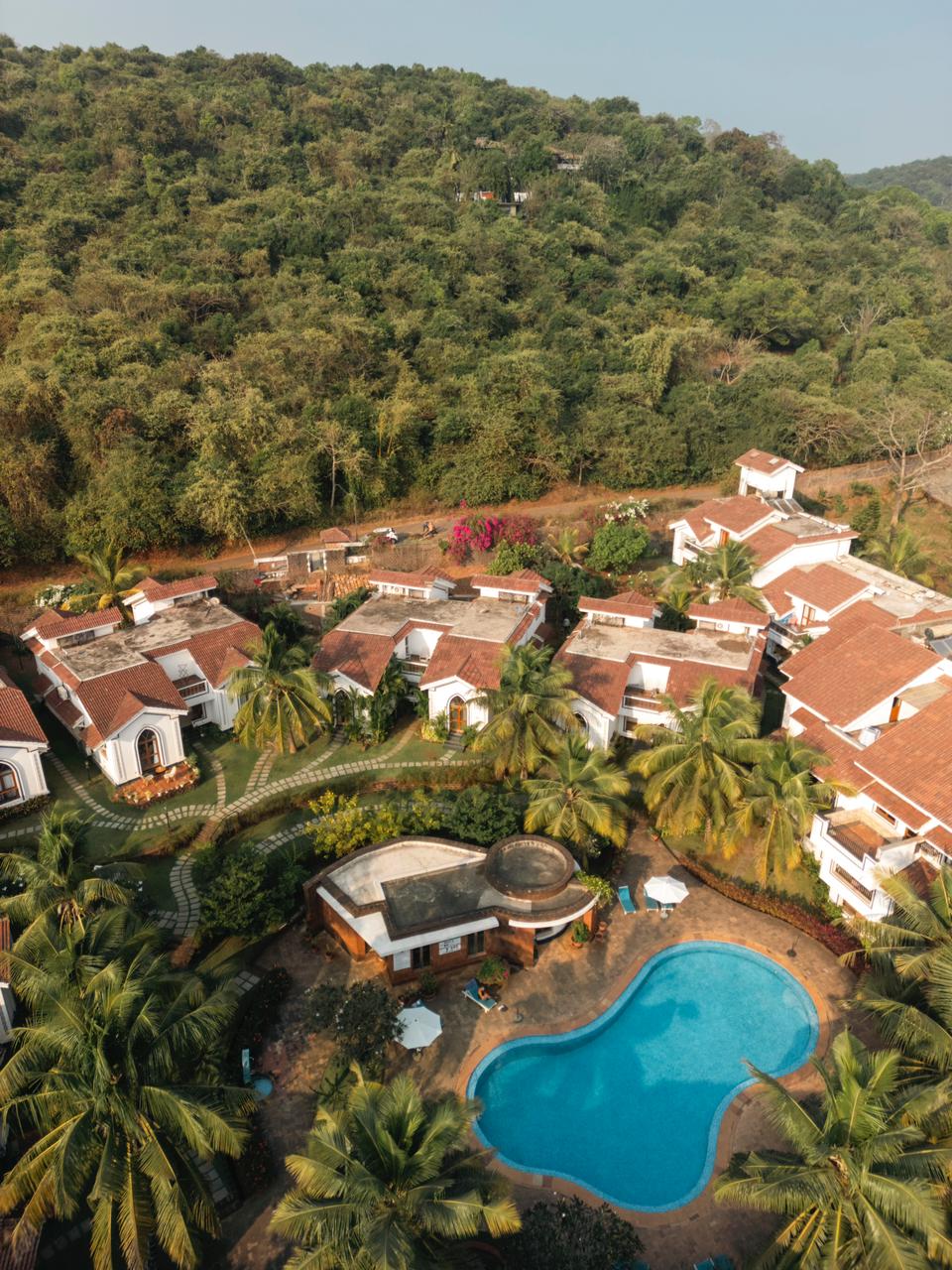 La Bella Mare Luxury 2bhk by Satiwa Stay - Tap to explore photos