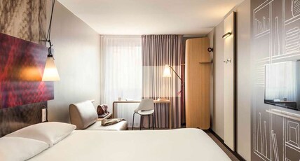 IBIS TROYES CENTRE Room Type - Superior Room with 1 double bed and 1 convertible sofa bed