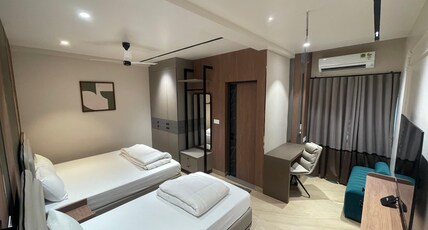 K B Marina Park Room Type - Business Suite Triple