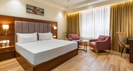 Clarks Inn Suites, Agra Room Type - Premium Room with King Bed