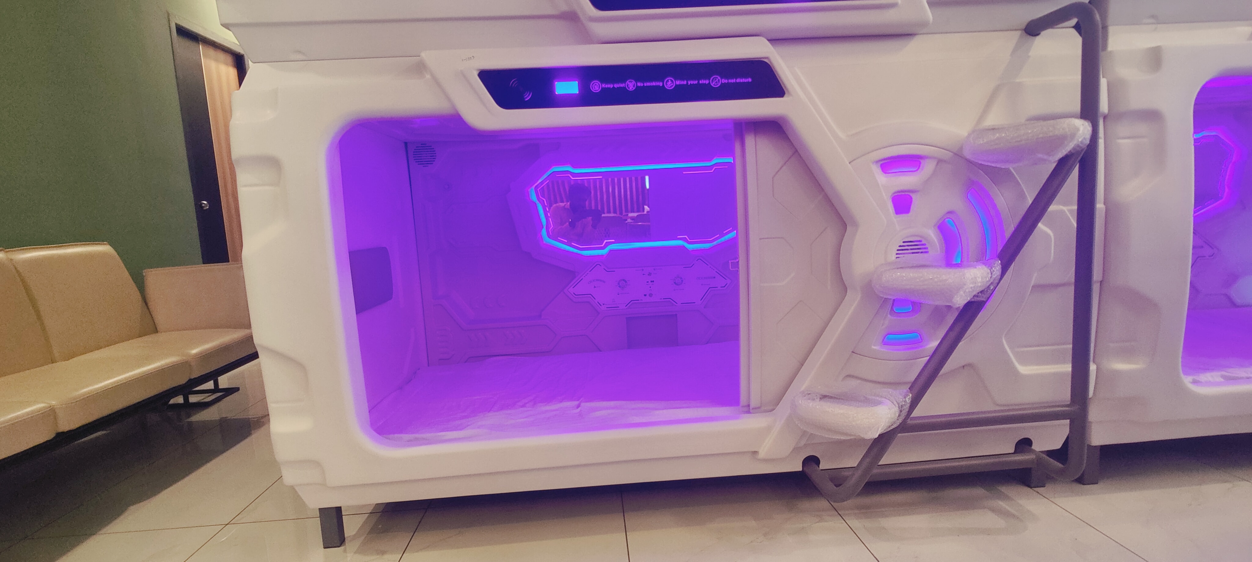 DOZ LOUNGE - Tap to explore photos