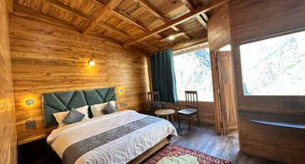 Blue poppy Premier Joshimath Room Type - Vishnu Prayag View Super Deluxe Room With Private Balcony