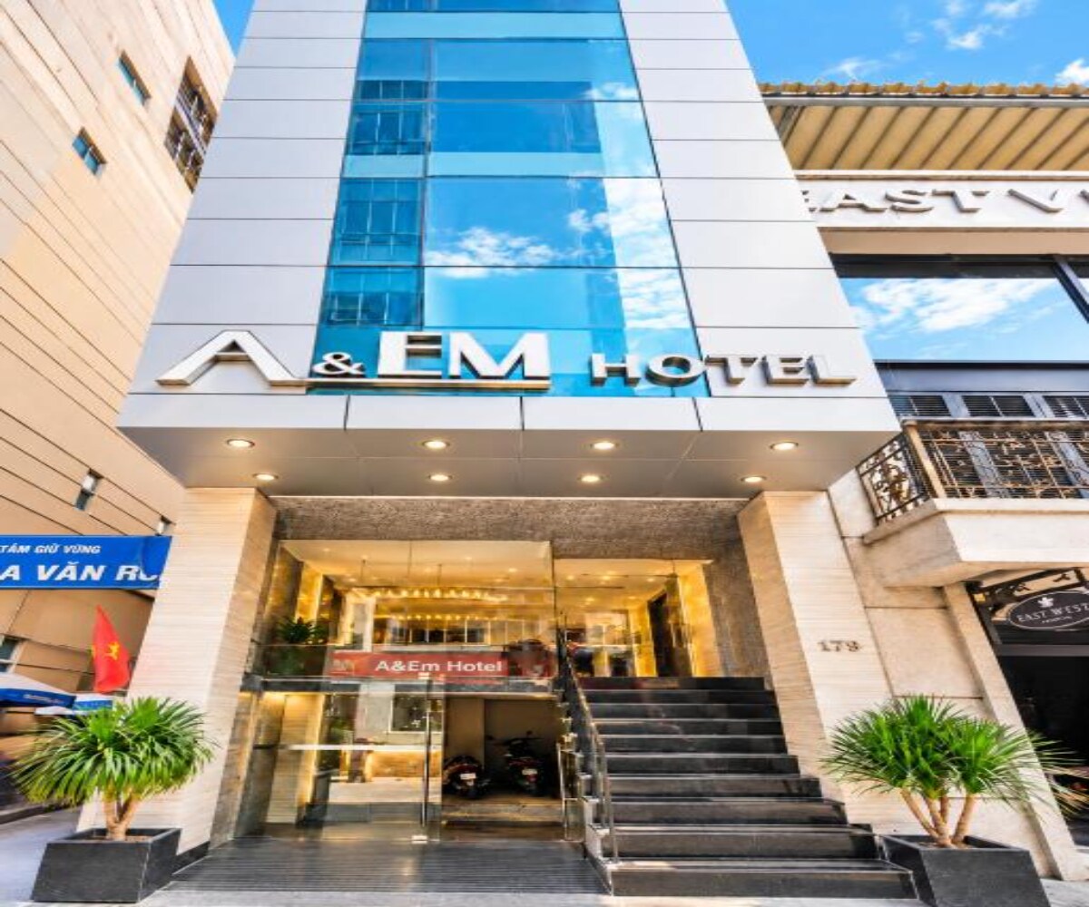 A&EM - The Petit Hotel - Tap to explore photos