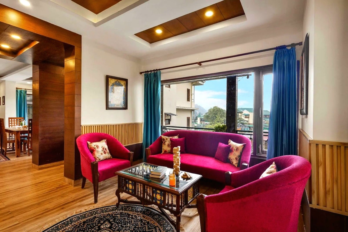 Summer House Mall Road Cozy Luxury Stay - Tap to explore photos