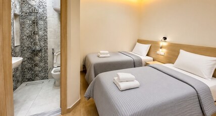 Landmark Hostel Cairo Room Type - Twin Room with Balcony