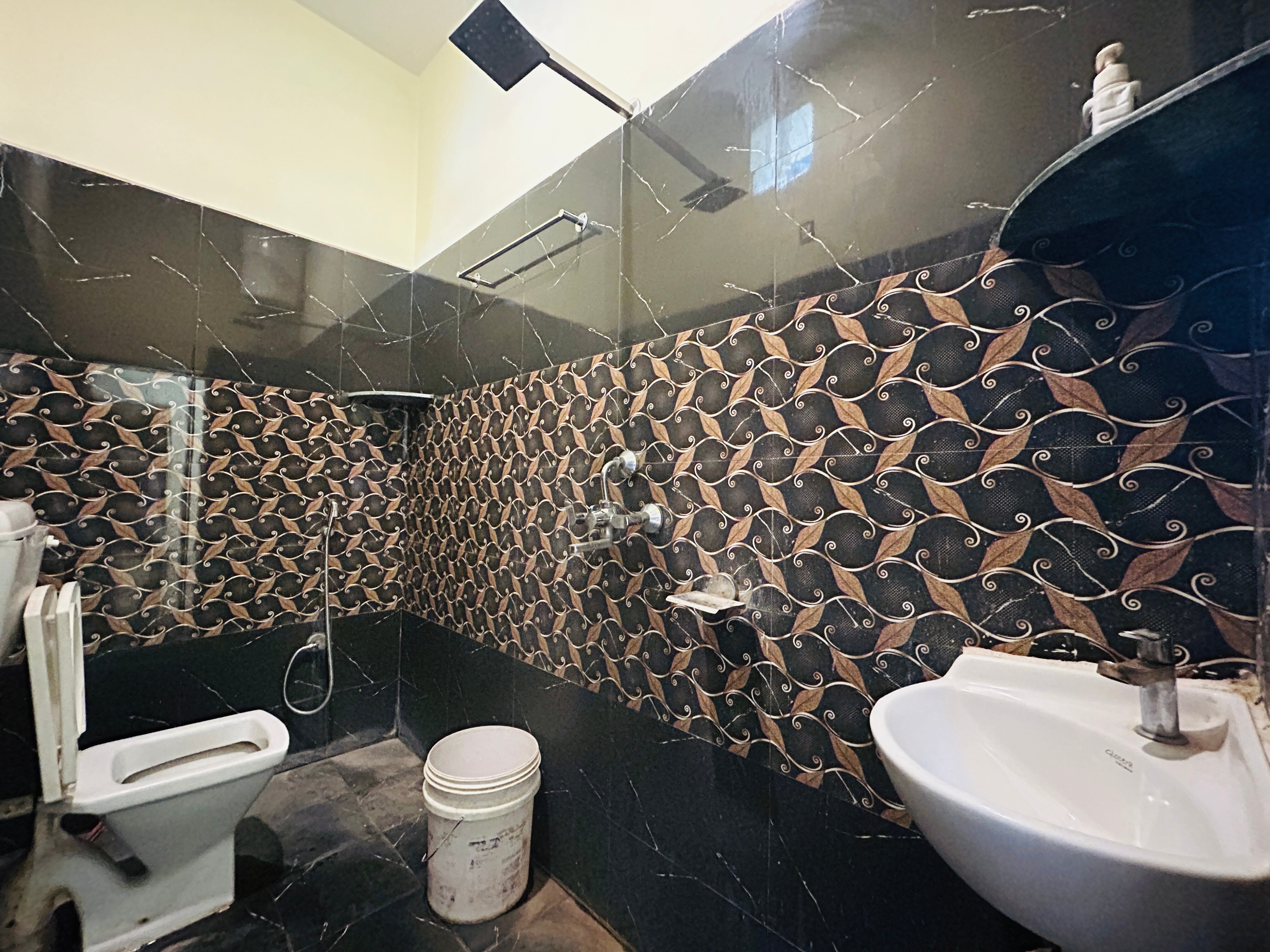 shivkamna guest house&hotel - Tap to explore photos
