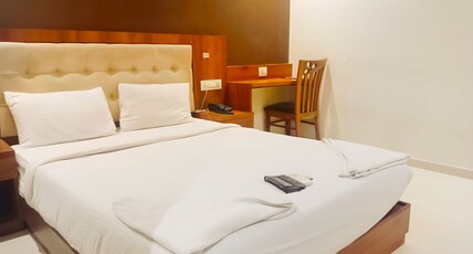 Shubham Lodging and Boarding Room Type - Deluxe