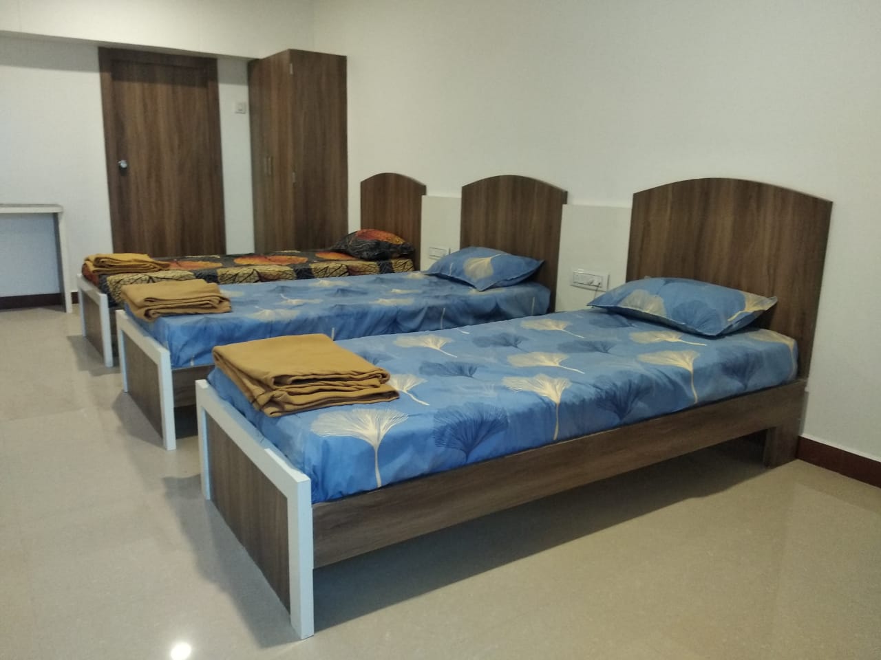 Hotel Vraj Inn Khambaliya - Tap to explore photos