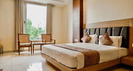 Kalpshree Hotel Room Type - Executive Double Bed Room