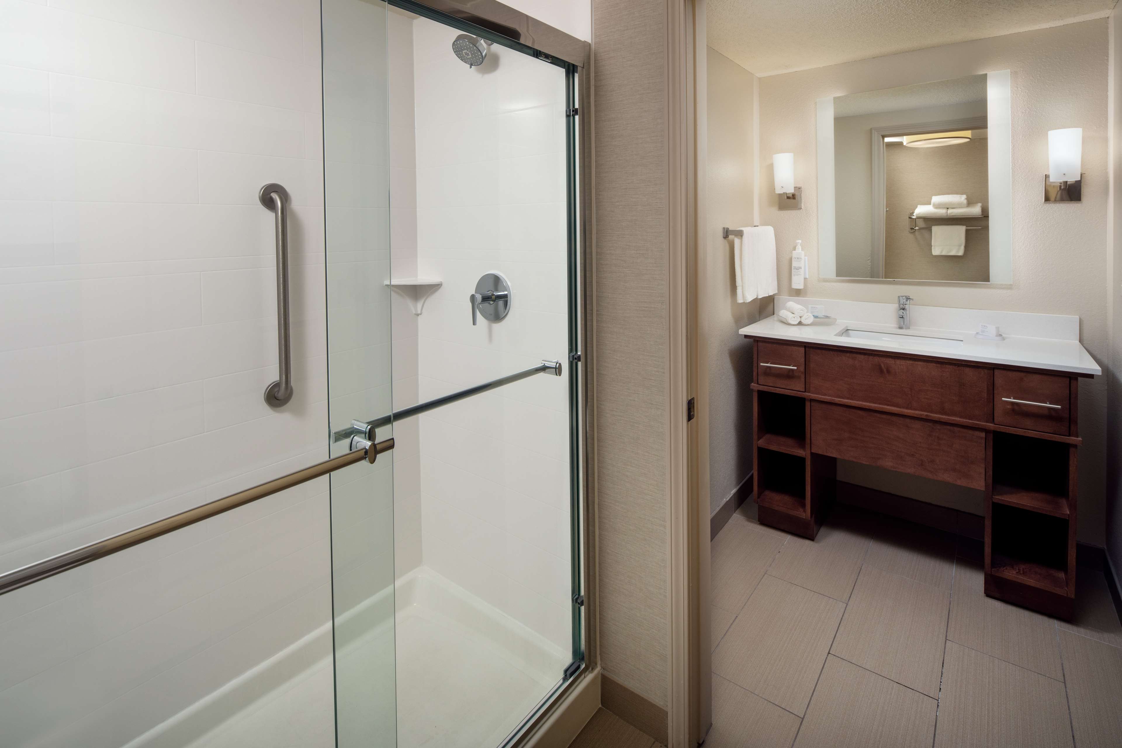 Homewood Suites by Hilton Wallingford-Meriden - Tap to explore photos