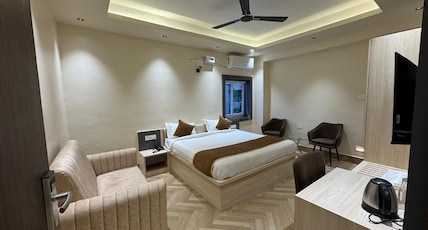 Hotel Jasraj Inn Room Type - EXECUTIVE ROOM Hotel Jasraj Inn Room Type - EXECUTIVE ROOM