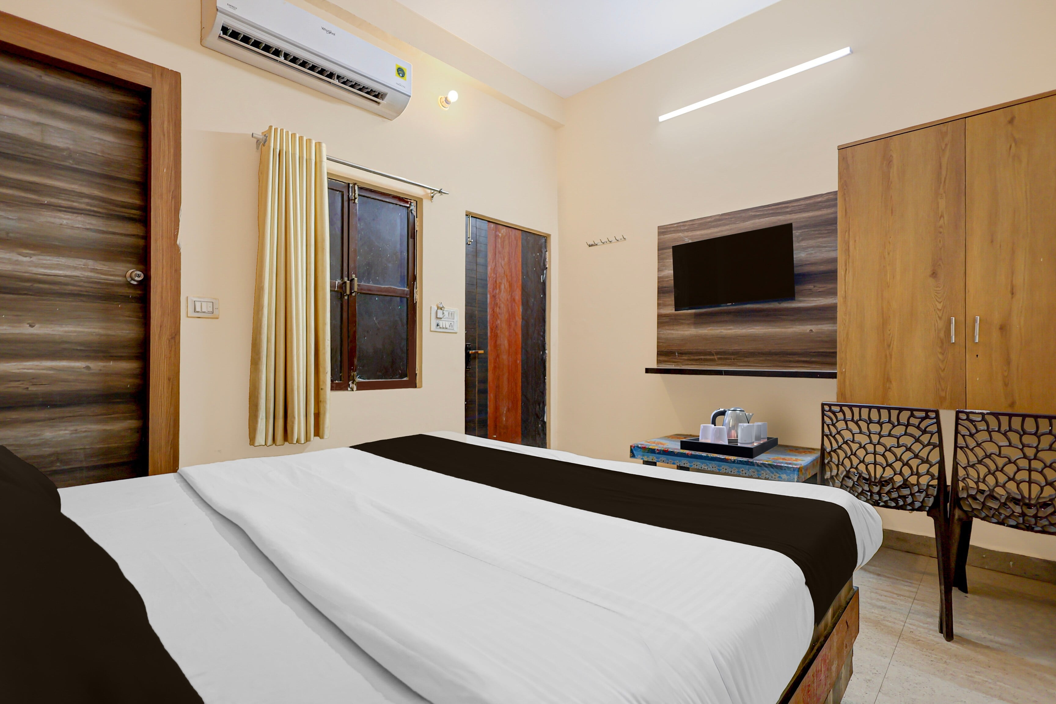 Super Hotel O Sant Ravidas Ghat Varanasi Formerly Sunshine Residency - Tap to explore photos
