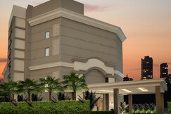 Orana Hotel & Convention