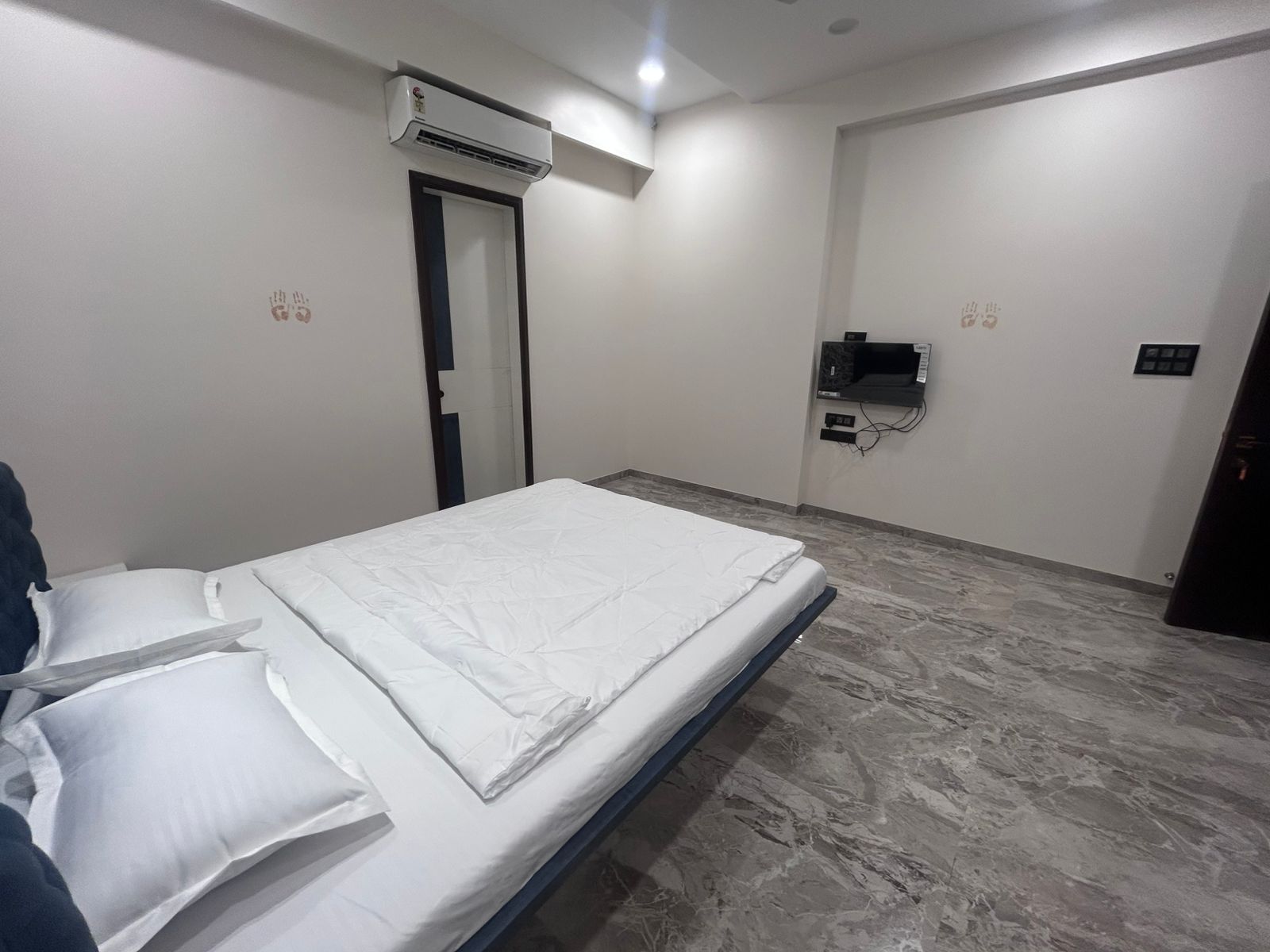 Ather Guest house, Aurangabad - Tap to explore photos