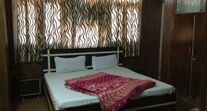 Madaan Hotel Room Type - Deluxe Triple Bed