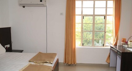 Hotel Shree Hari Room Type - AC Deluxe Supreme