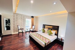 Hotel Aura IP Grand By Qotel Karkardooma New Delhi