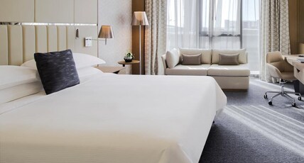 Pearl Rotana Capital Centre Room Type - Guest Room - King Bed