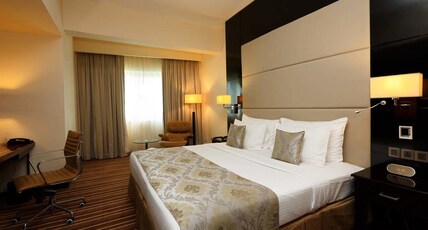 Ramada by Wyndham Colombo Room Type - 1 King Bed Room