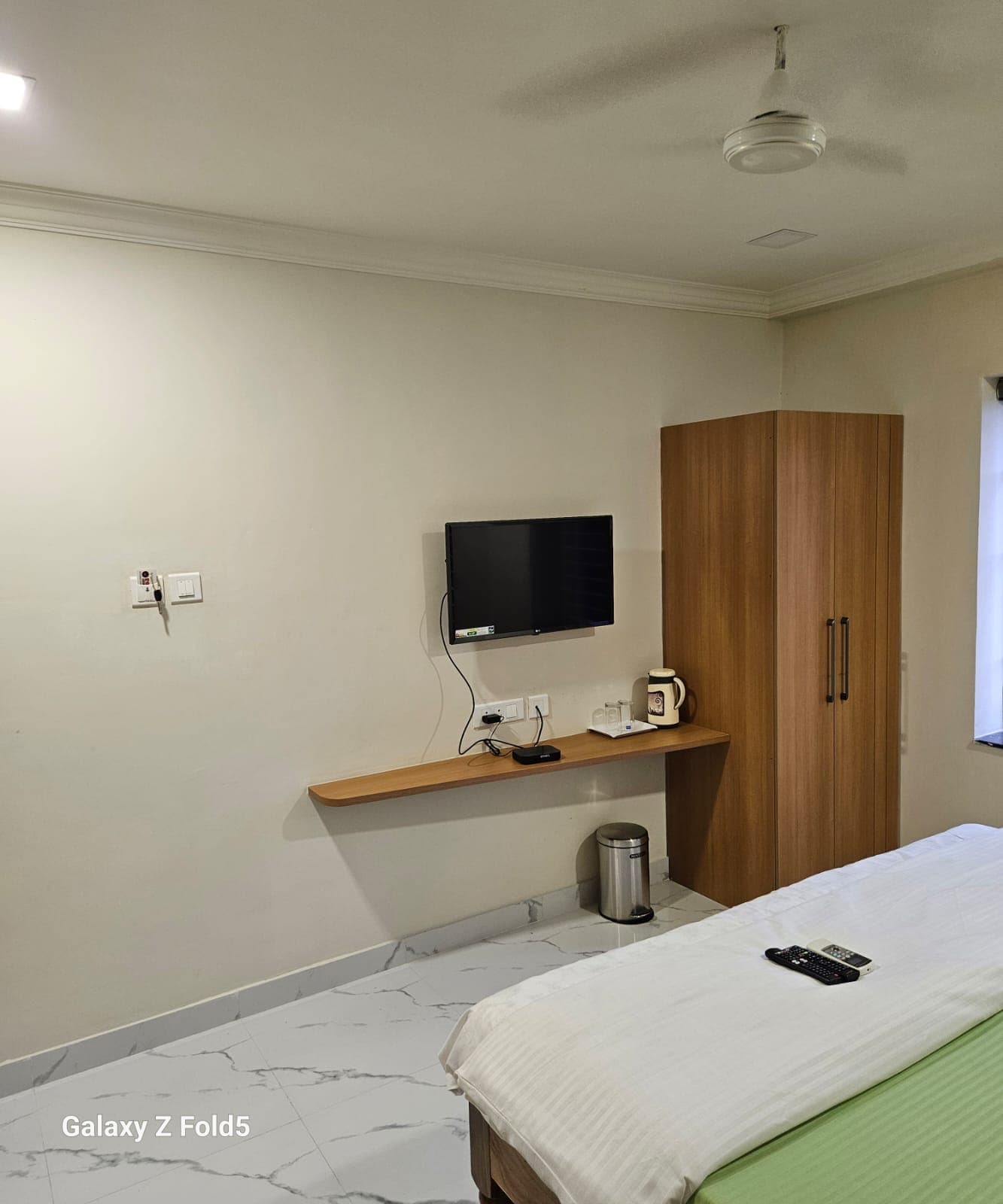 Hotel Roxy GKR - Tap to explore photos