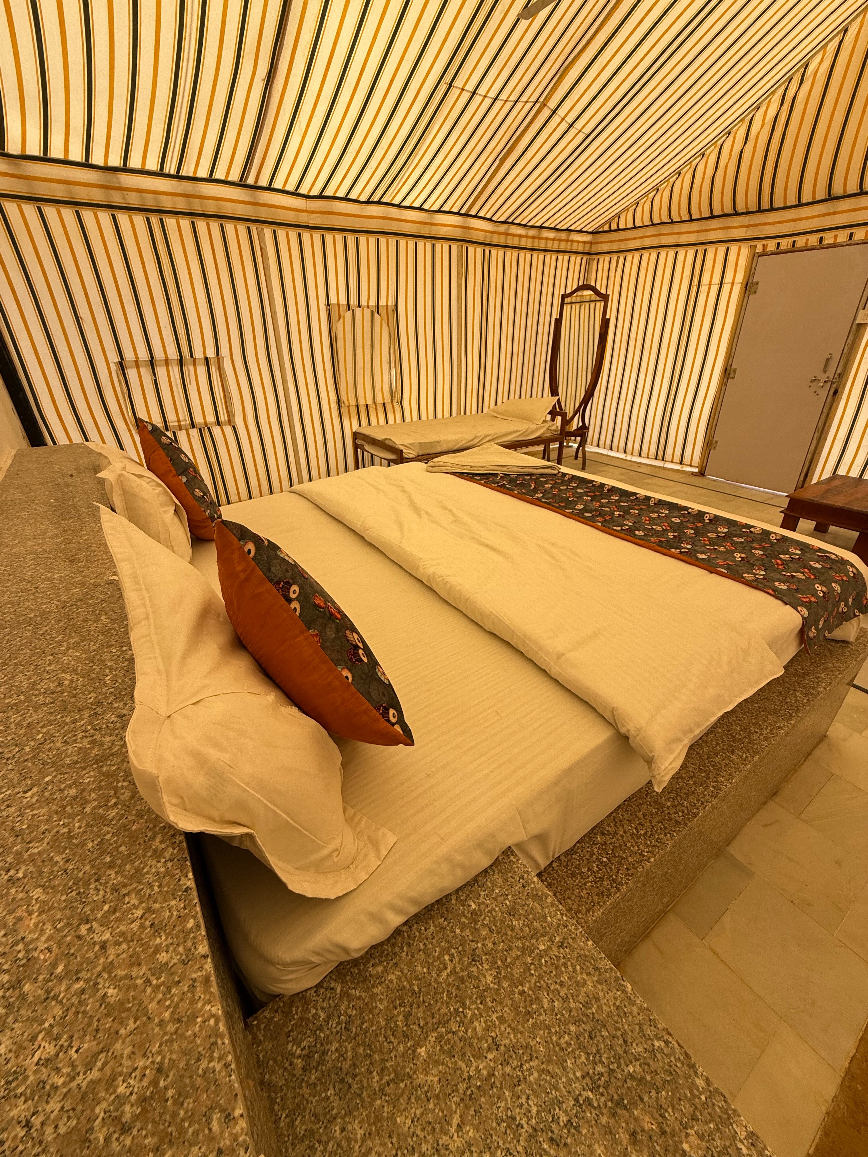 Hotel Golden Offbeat - Tap to explore photos