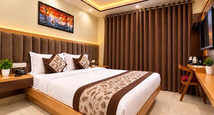 Hotel Aman Imperial Just Near New Delhi And Connaught Place Room Type - Double Room with Balcony
