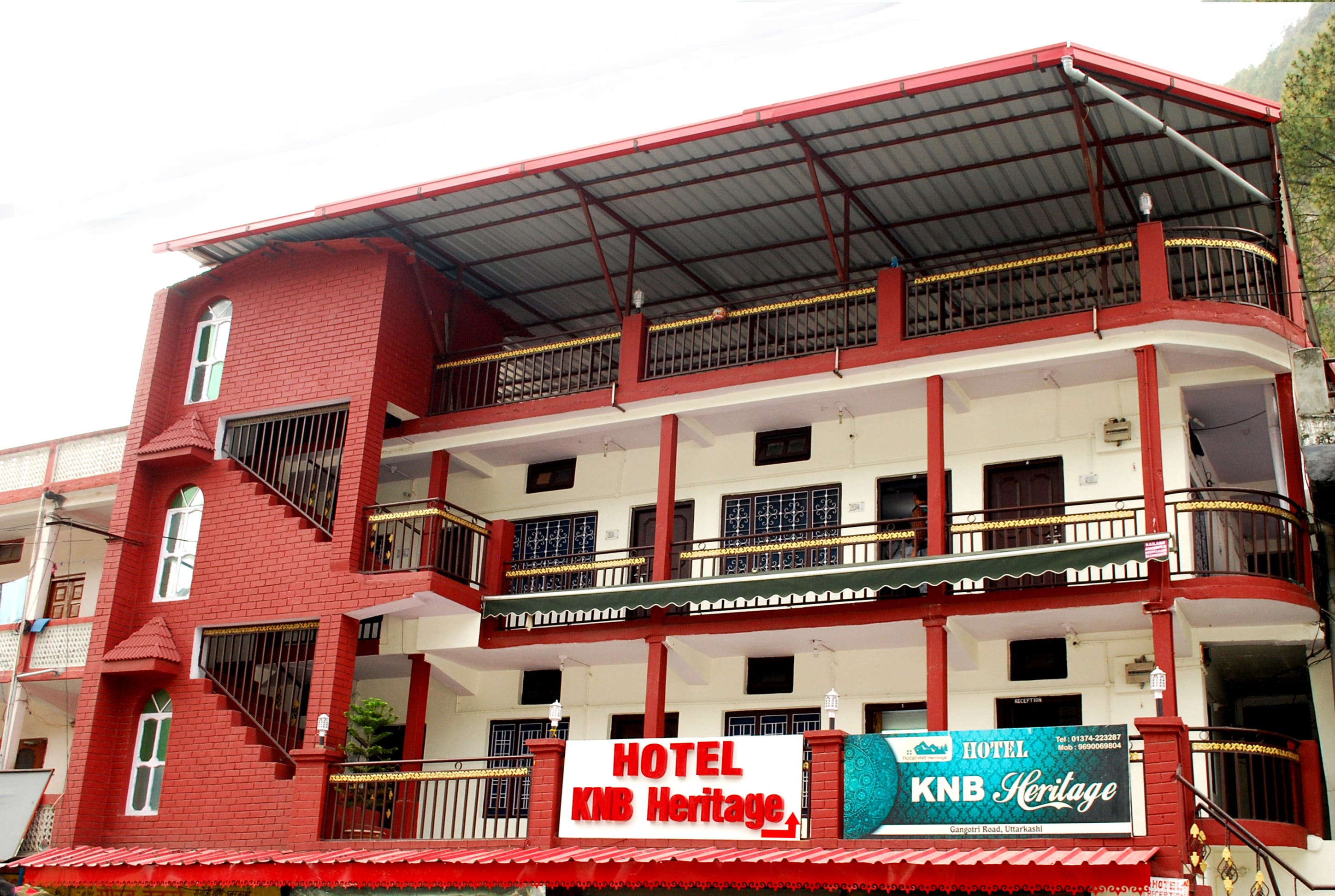 Hotel KNB Heritage(5min Walk to Shree Kashi Vishwanath Mandir) - Tap to explore photos
